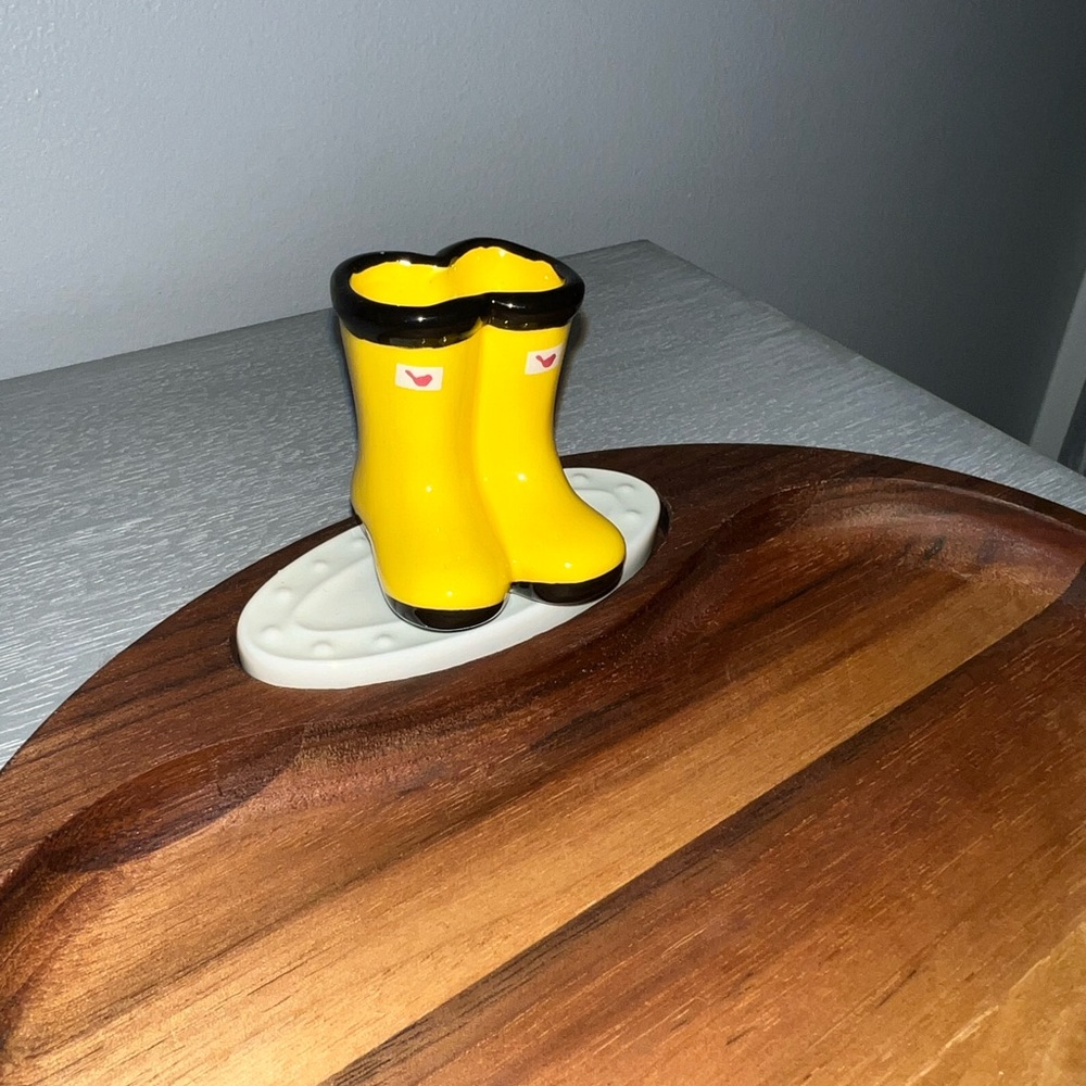 Nora Fleming St. Jude’s Yellow Boots ‘Jumpin’ Puddles’ Mini